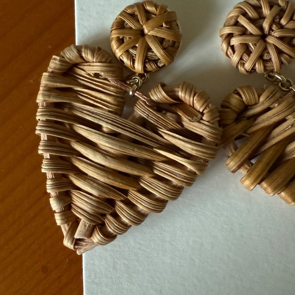 J Crew Factory Woven Rattan Heart Shape  Statement Earrings  NEW - Picture 5 of 5